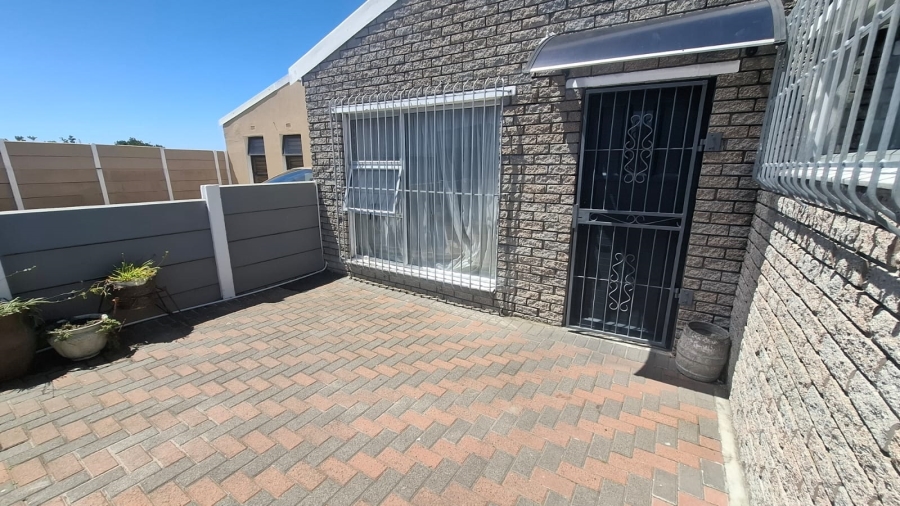 3 Bedroom Property for Sale in Strandfontein Western Cape